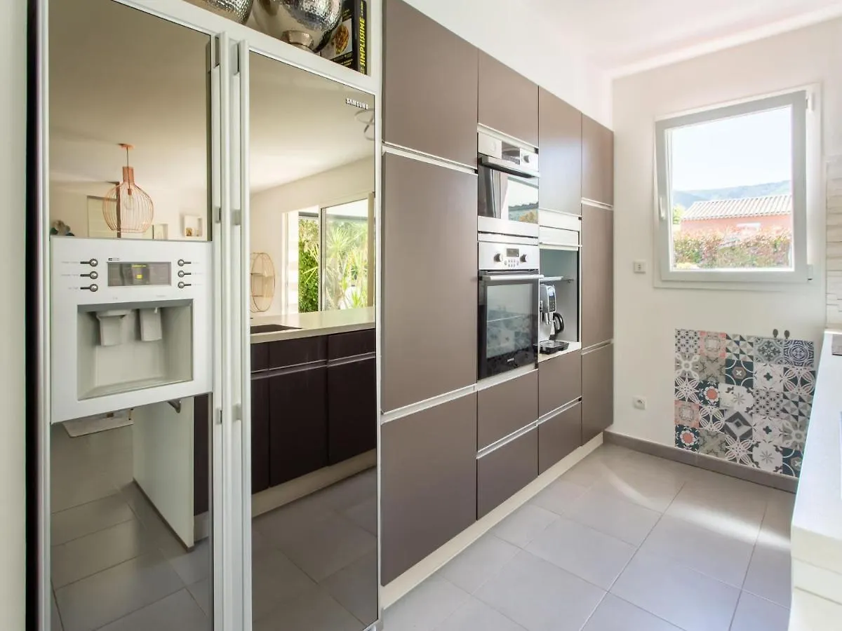 Beautiful Holiday Home With Swimming Pool Gonfaron 0*,